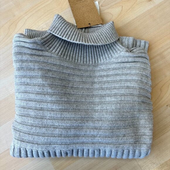 Shanty Sweater NWT Large ~ Heavy and well made - Picture 7 of 10